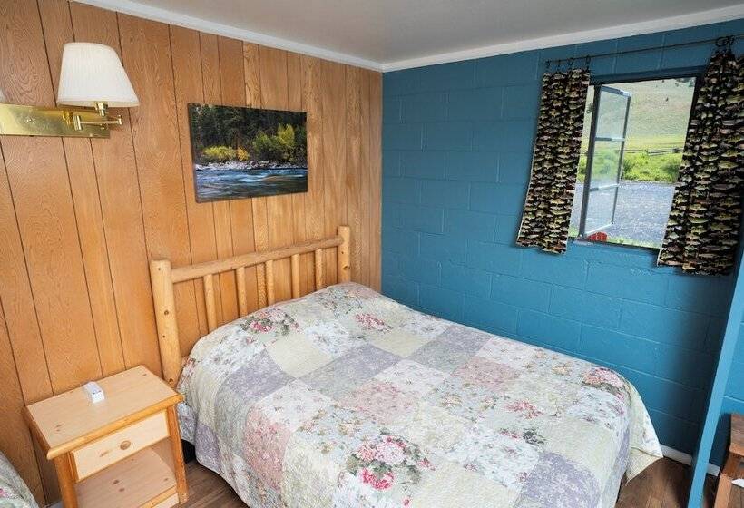 小室, Redwood Cabins