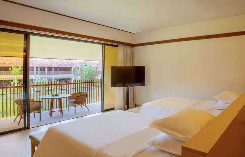 Номер Стандарт с Балконом Вид на Сад, Sheraton Belitung Resort