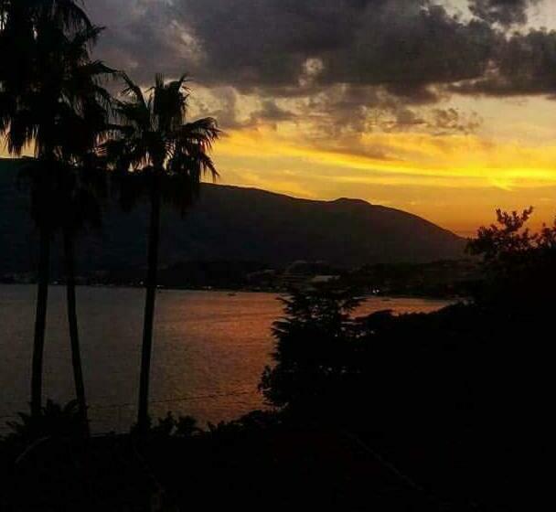 سوییت خانوادگی, Guest House Topla