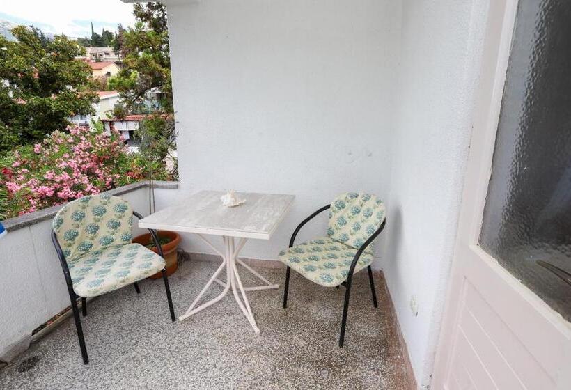 سوییت خانوادگی, Guest House Topla