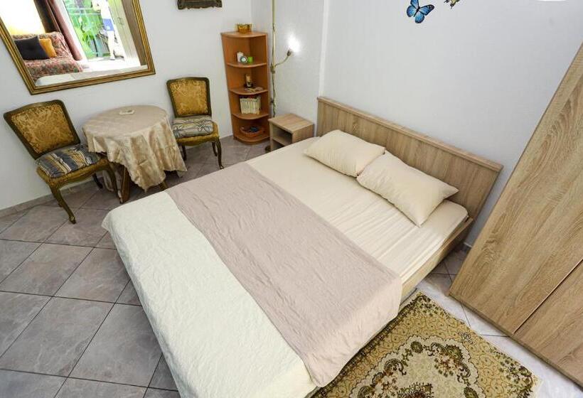 استودیوی استاندارد, Guest House Topla