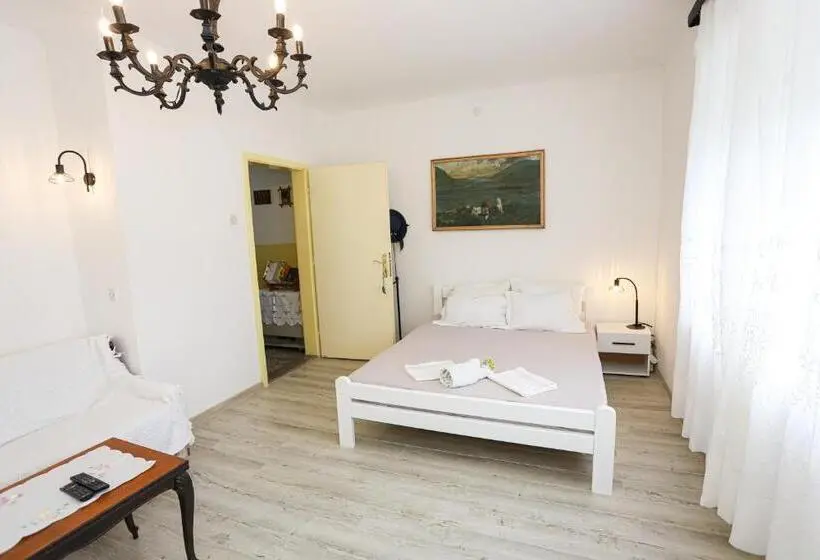 آپارتمان 1 خوابه, Guest House Topla