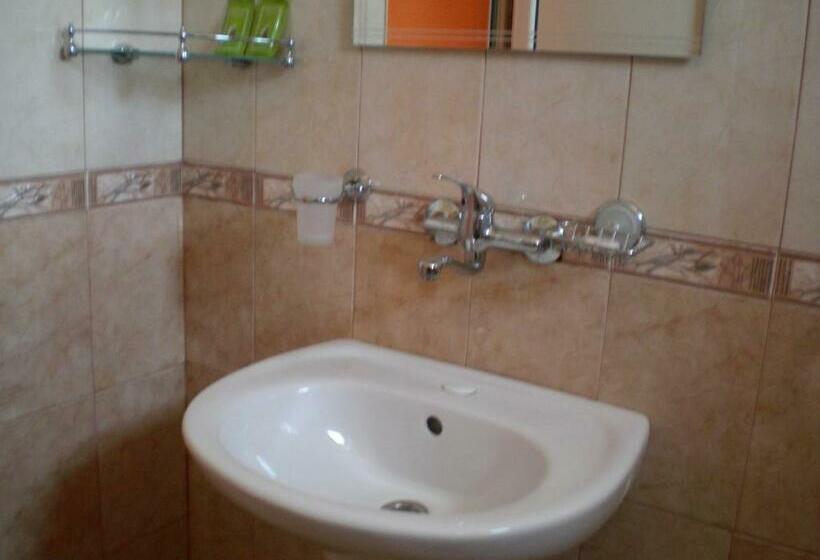 带阳台的三人标准间, Sirena