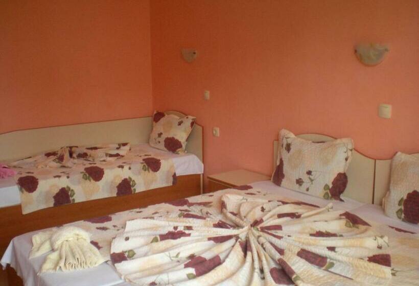 带阳台的三人标准间, Sirena