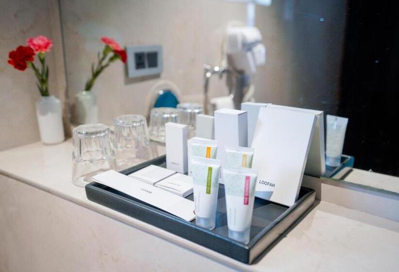 Büyük Çift Kişilik Yataklı Executive Oda, Lazdana Hotel Bangalore