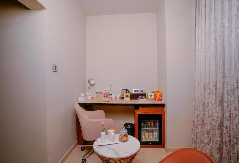 חדר קלאסי מיטת קינג סייז, Lazdana Hotel Bangalore