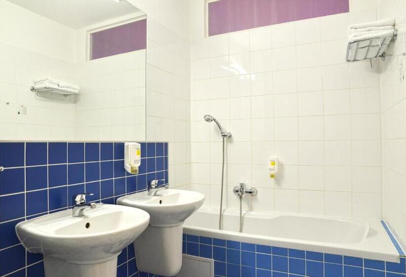 شقة غرفة واحدة, Avanti