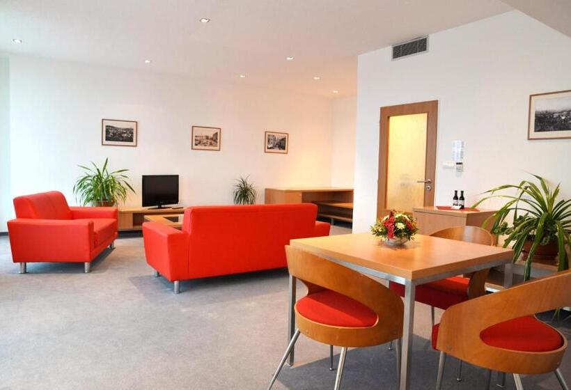 شقة سوبريور غرفة واحدة, Avanti