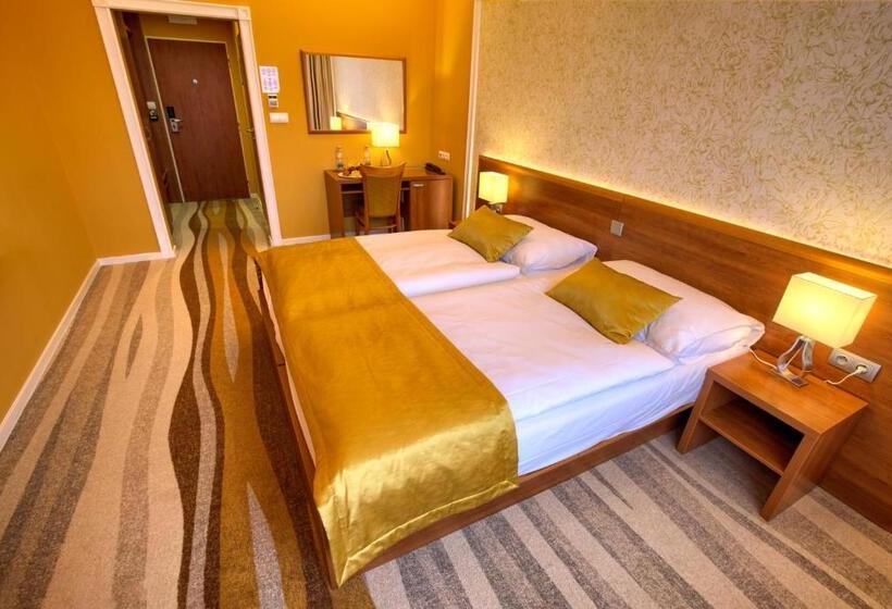 غرفة بريميوم, Avanti