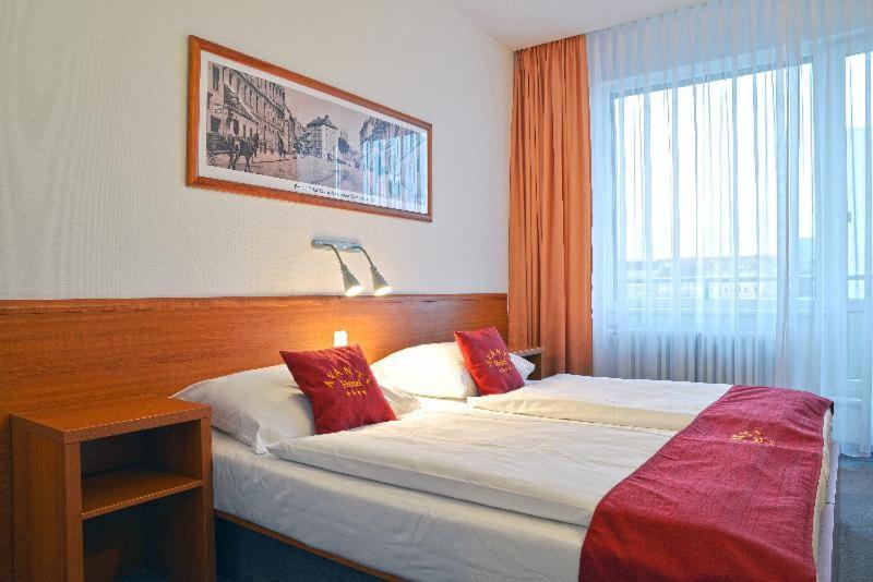 غرفة قياسية, Avanti