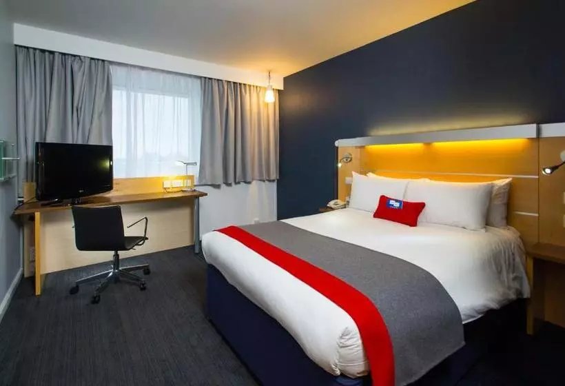 身障者適用スタンダードルーム, Holiday Inn Express Bedford, An Ihg