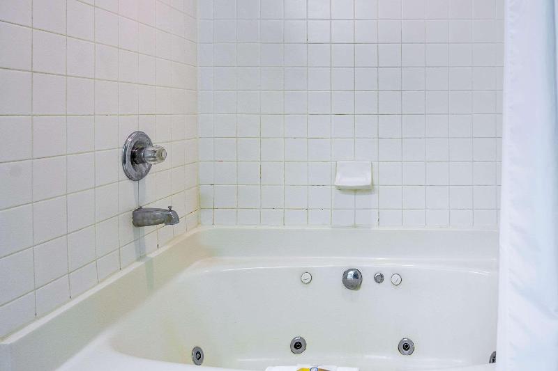 适合残疾人使用的标准间, Holiday Inn Express London Stratford, An Ihg