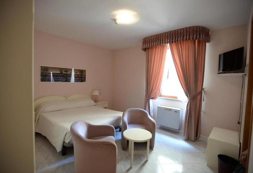 غرفة سوبيريور, La Torre