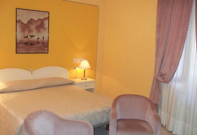 غرفة سوبيريور, La Torre