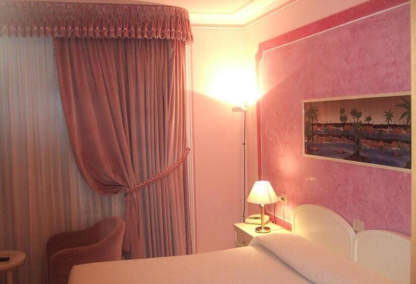 غرفة سوبيريور, La Torre