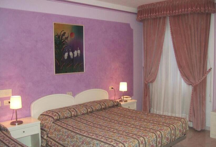 חדר סופריור לארבעה, La Torre