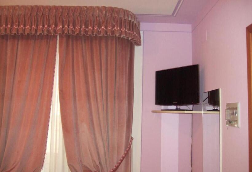 غرفة قياسية, La Torre