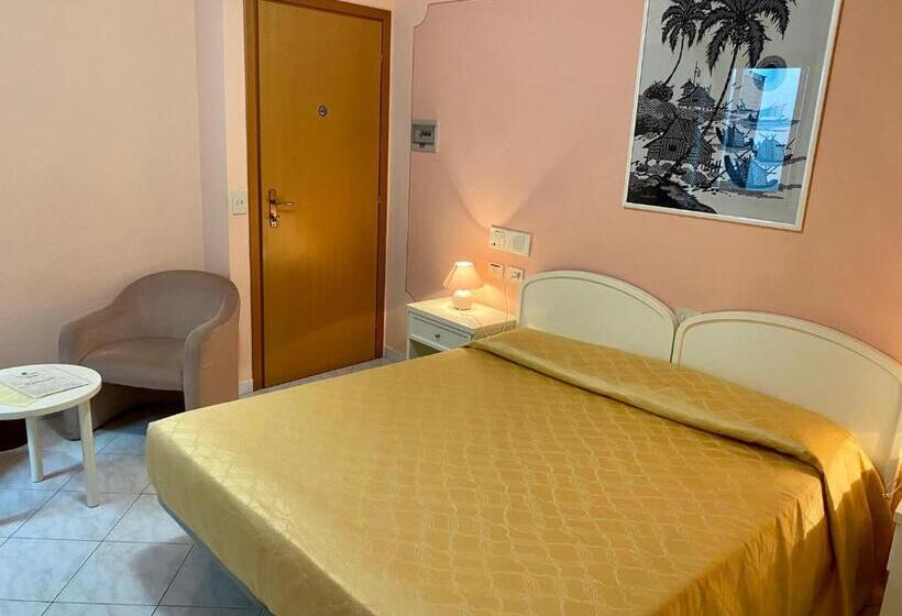 غرفة قياسية, La Torre