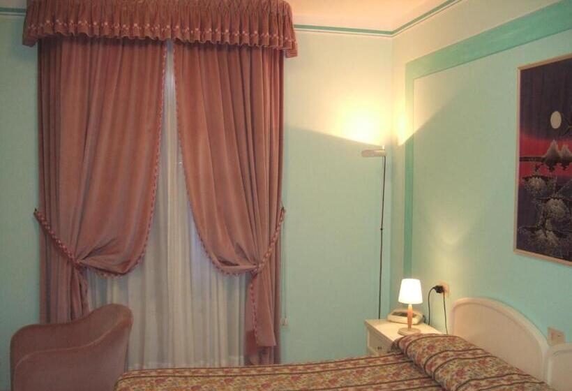 غرفة سوبيريور, La Torre