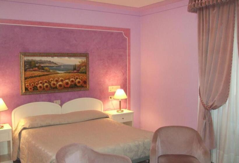 غرفة سوبيريور, La Torre