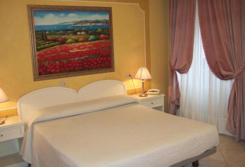 غرفة سوبيريور ثلاثية, La Torre