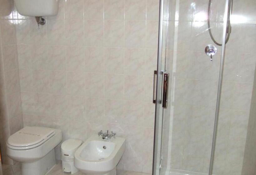 غرفة سوبيريور ثلاثية, La Torre