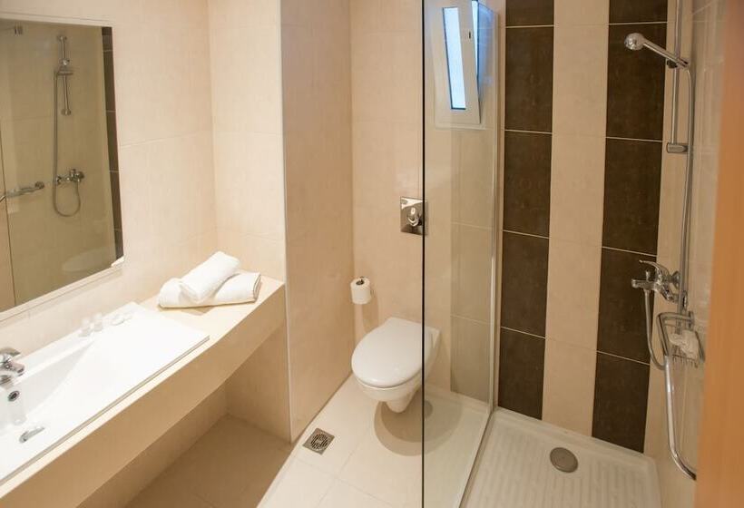 חדר סטנדרט לארבעה, Meliton