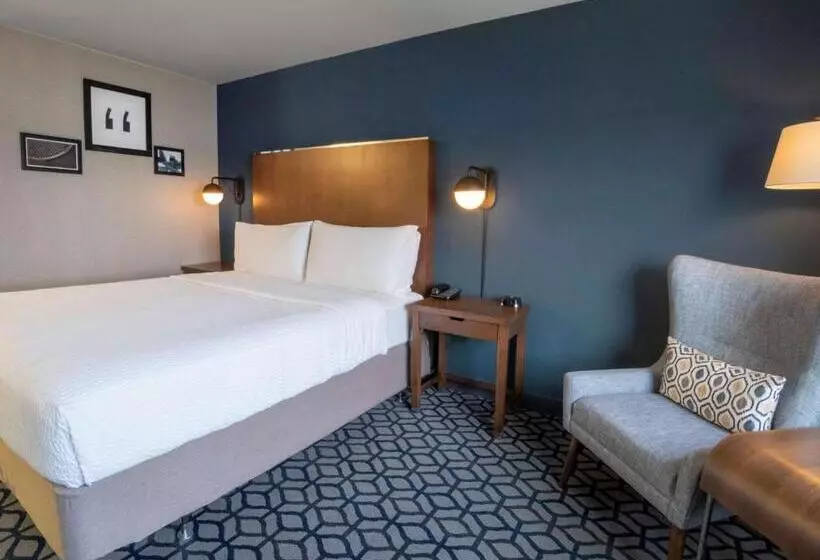 身障者適用キングサイズベッドルーム, Crowne Plaza Niagara Falls Ny   Riverside, An Ihg