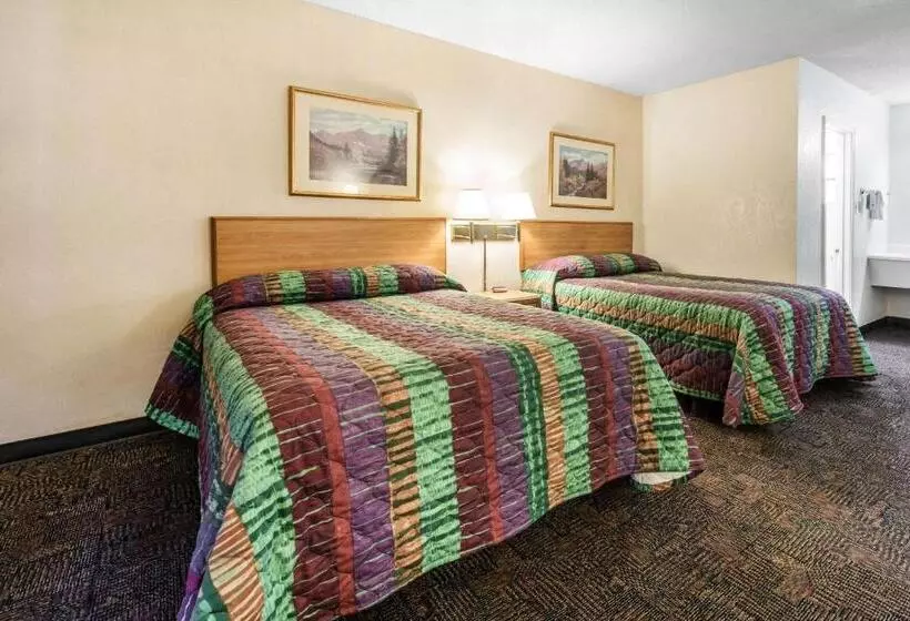 اتاق استاندارد با 2 تخت دوبل, Rodeway Inn & Suites