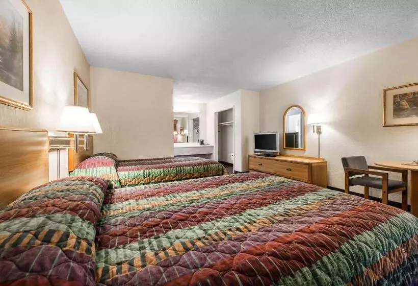 اتاق استاندارد با 2 تخت دوبل, Rodeway Inn & Suites
