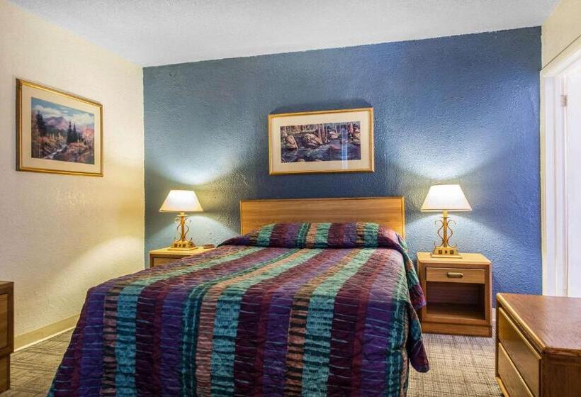 חדר סטנדרט, Rodeway Inn & Suites