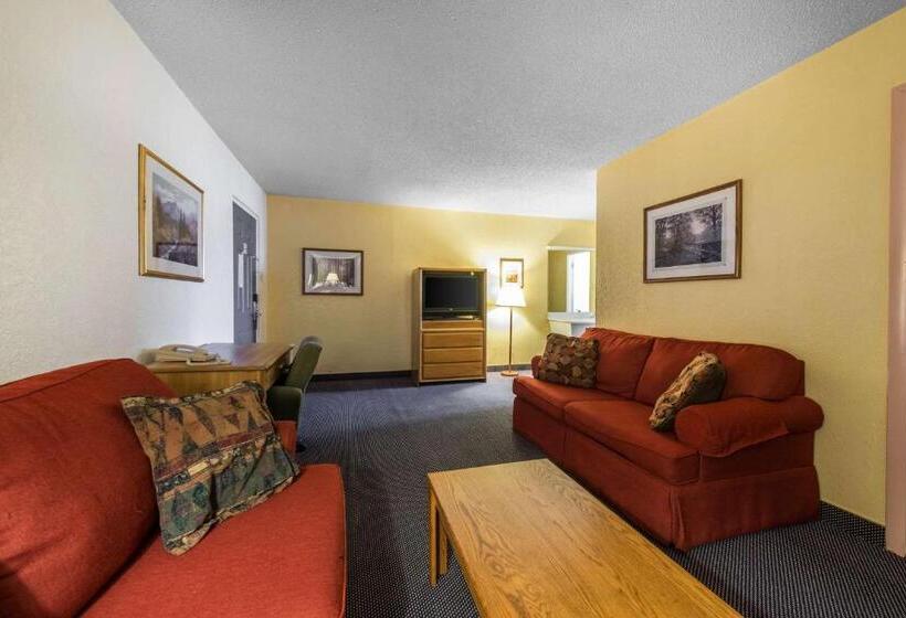 מיטת קינג בסוויטה, Rodeway Inn & Suites