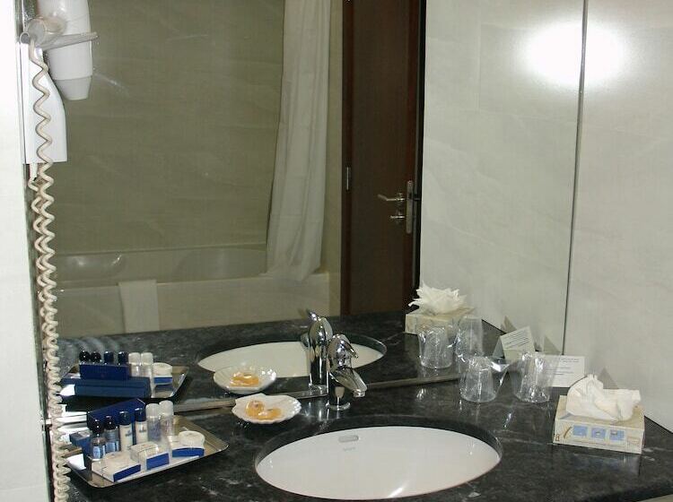 Номер Стандарт Трехместный, Vip Executive Azores