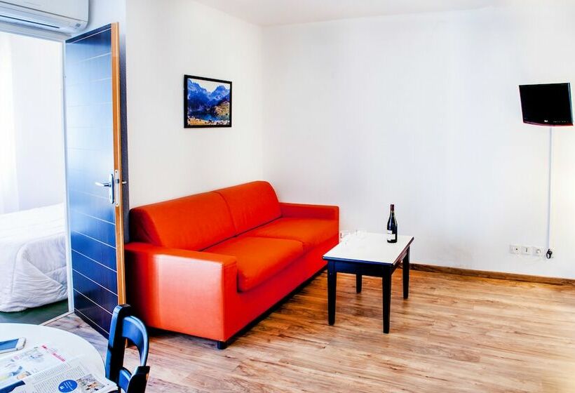 سوییت جونیور, Résidence Foch