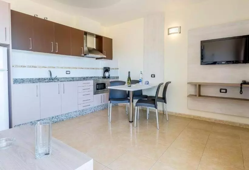آپارتمان 1 خوابه با چشم‌انداز استخر, Villa Del Mar