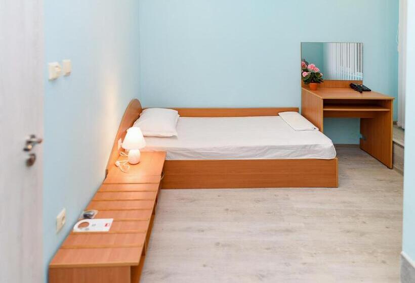 스탠다드 싱글 룸, Family Hotel Varna