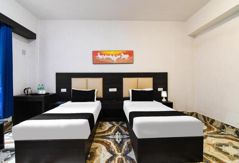 اتاق استاندارد با چشم‌انداز کوهستان, Super Townhouse Oak Saramsa Garden