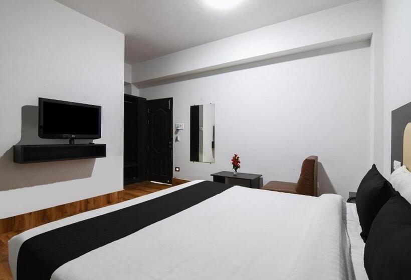 스탠다드 트리플 룸, Super Townhouse Oak Saramsa Garden