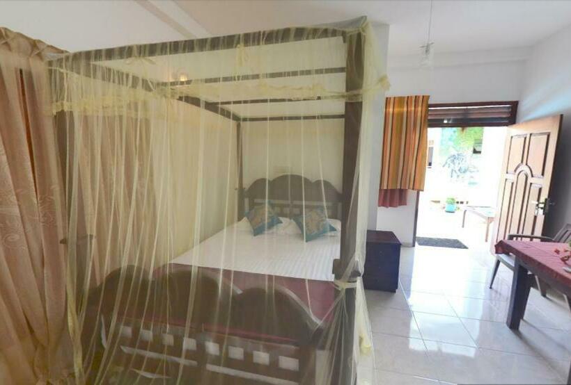 Номер Стандарт, The Lodge Unawatuna