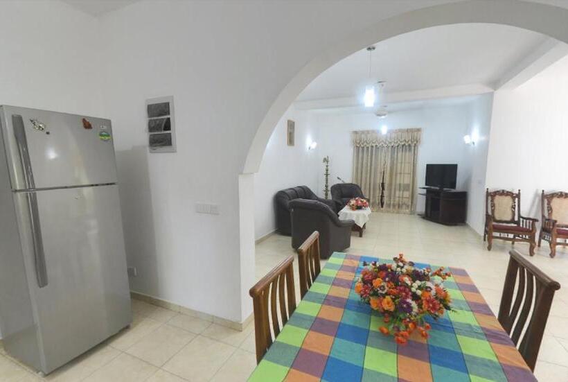 Апартаменты 2 Спальни, The Lodge Unawatuna