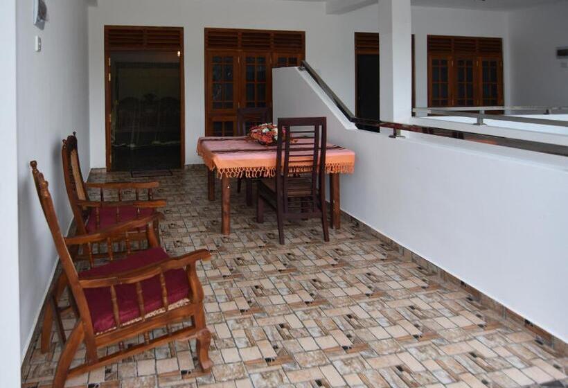 豪华房间, The Lodge Unawatuna