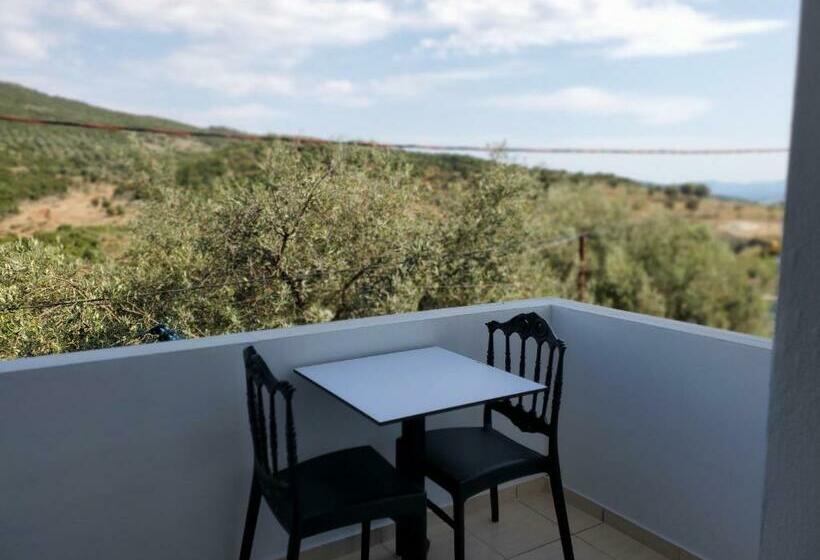 اتاق استاندارد سه تخته با بالکن, Vila Malo 1