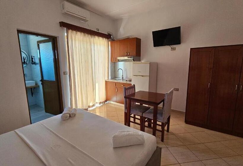 اتاق استاندارد سه نفره, Vila Malo 1