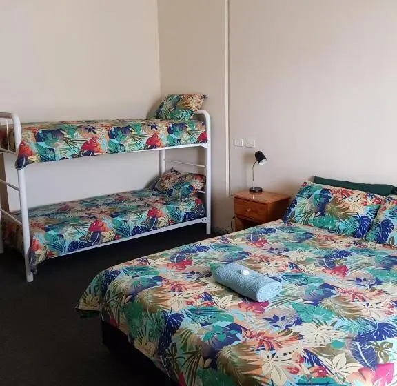 ファミリールーム, Wentworth Central Motor Inn