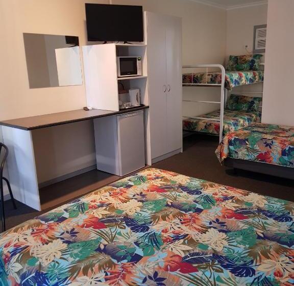家庭间, Wentworth Central Motor Inn
