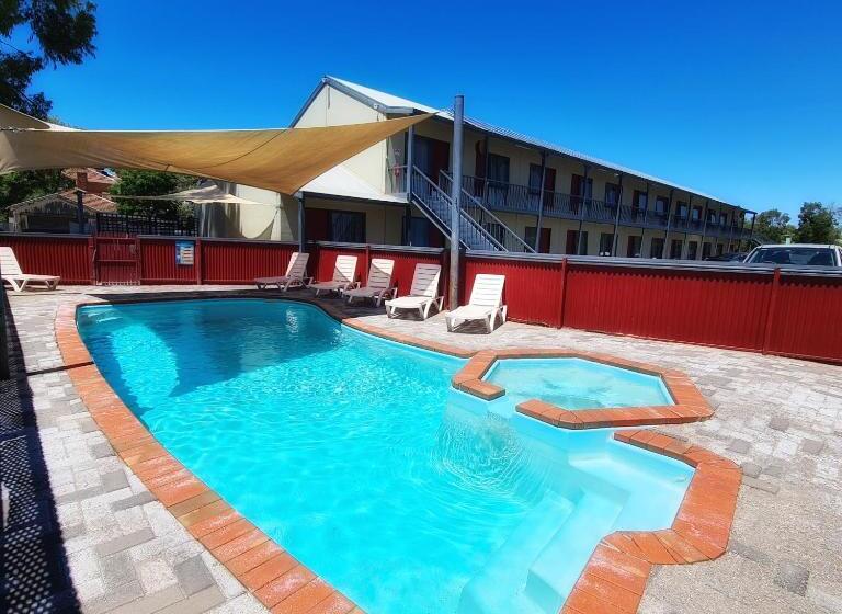 חדר סטנדרט עם כניסה לספא, Wentworth Central Motor Inn