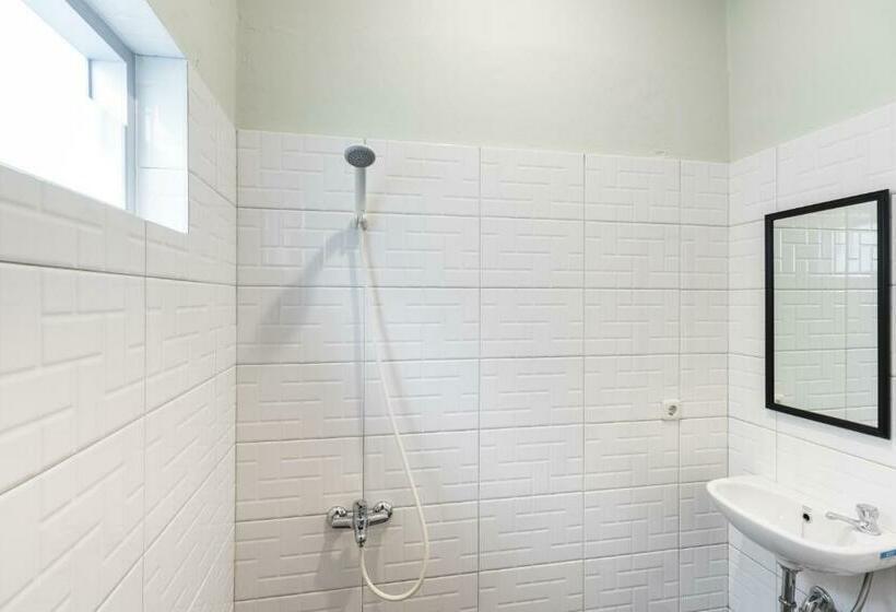 스탠다드 룸, Reddoorz Plus Near Rs Usu Medan 2