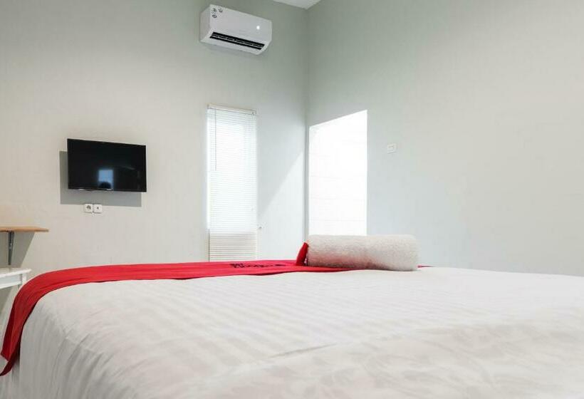 Номер Стандарт, Reddoorz Plus Near Rs Usu Medan 2