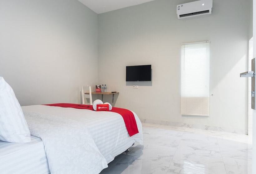 Номер Стандарт, Reddoorz Plus Near Rs Usu Medan 2