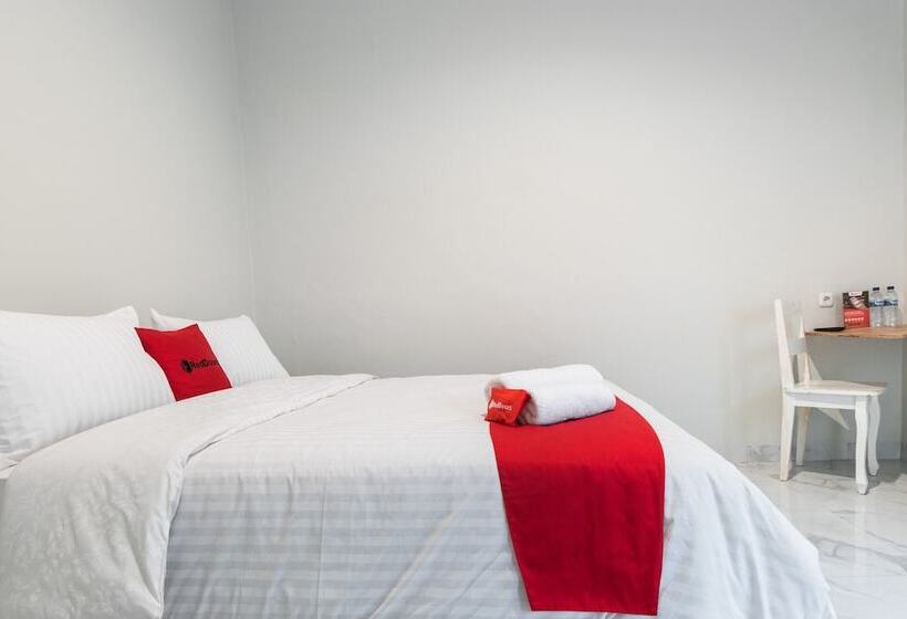 Номер Стандарт, Reddoorz Plus Near Rs Usu Medan 2